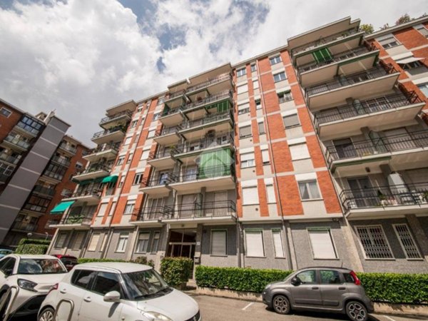 appartamento in vendita a Milano in zona Corvetto