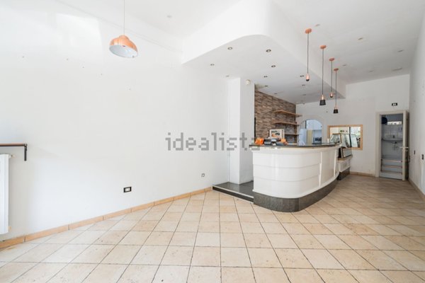 locale commerciale in vendita a Milano