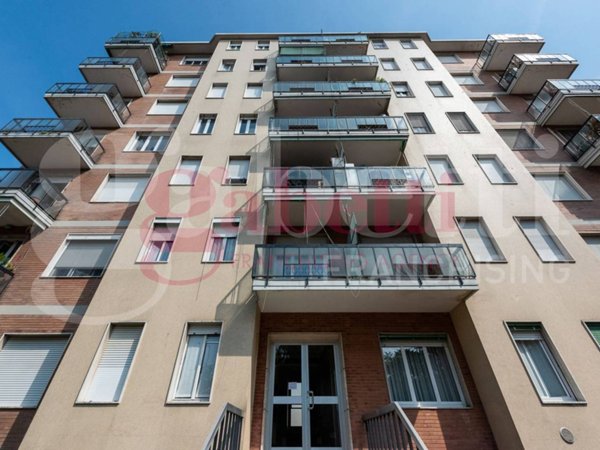 appartamento in vendita a Milano in zona Famagosta