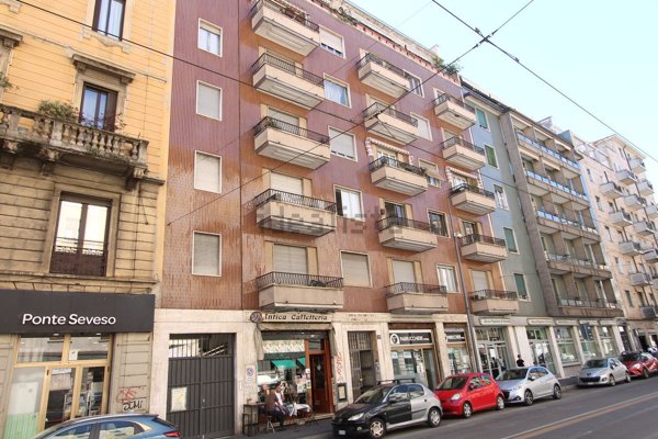 appartamento in vendita a Milano in zona Ponte Seveso