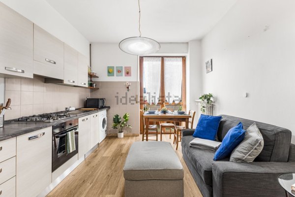 appartamento in vendita a Milano in zona Lorenteggio
