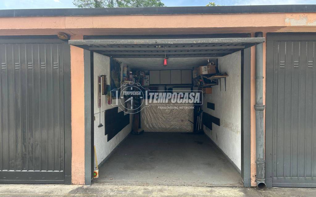 casale in vendita a Milano in zona Cascina dei Pomi