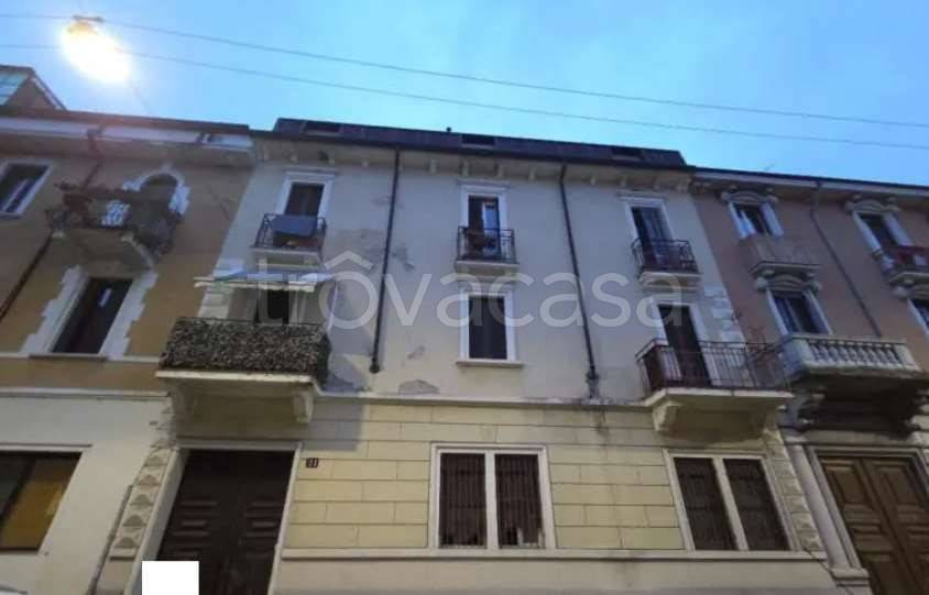 appartamento in vendita a Milano in zona Baggio