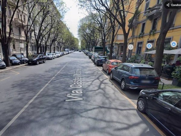 locale commerciale in vendita a Milano in zona Porta Venezia