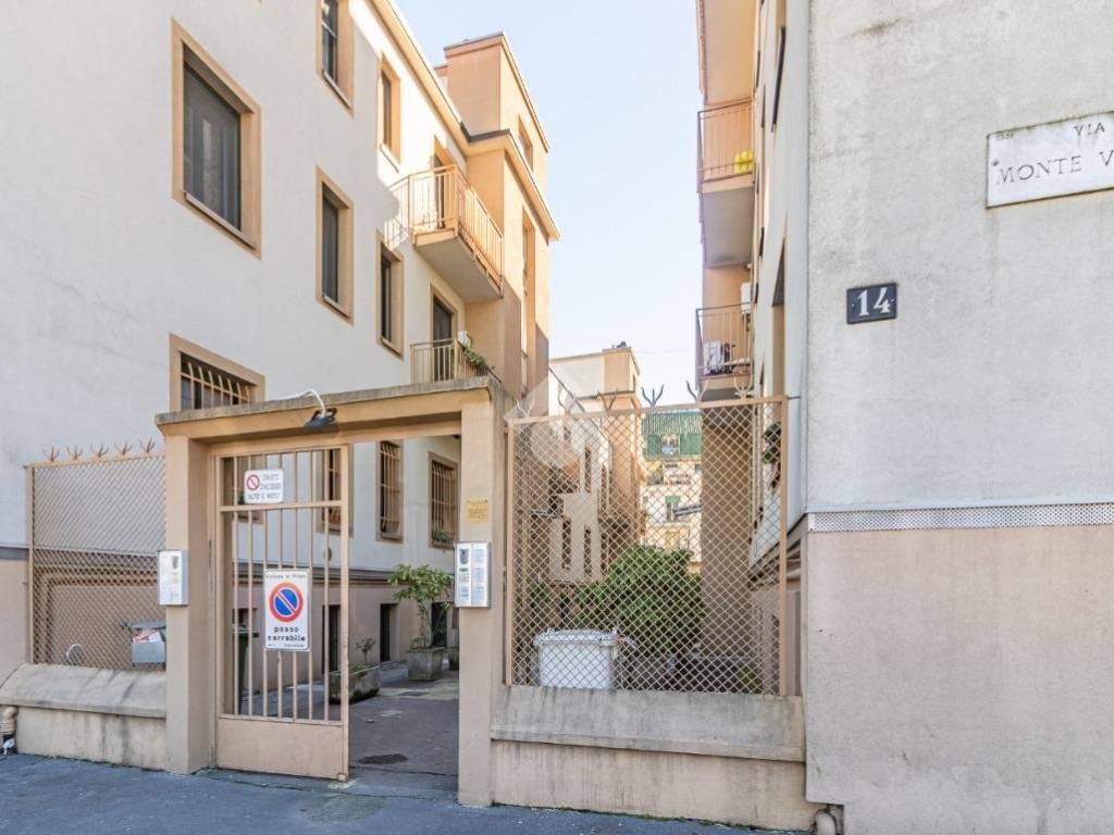 appartamento in vendita a Milano in zona Porta Vittoria