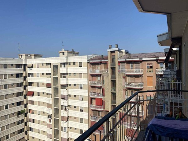 appartamento in vendita a Milano in zona Barona