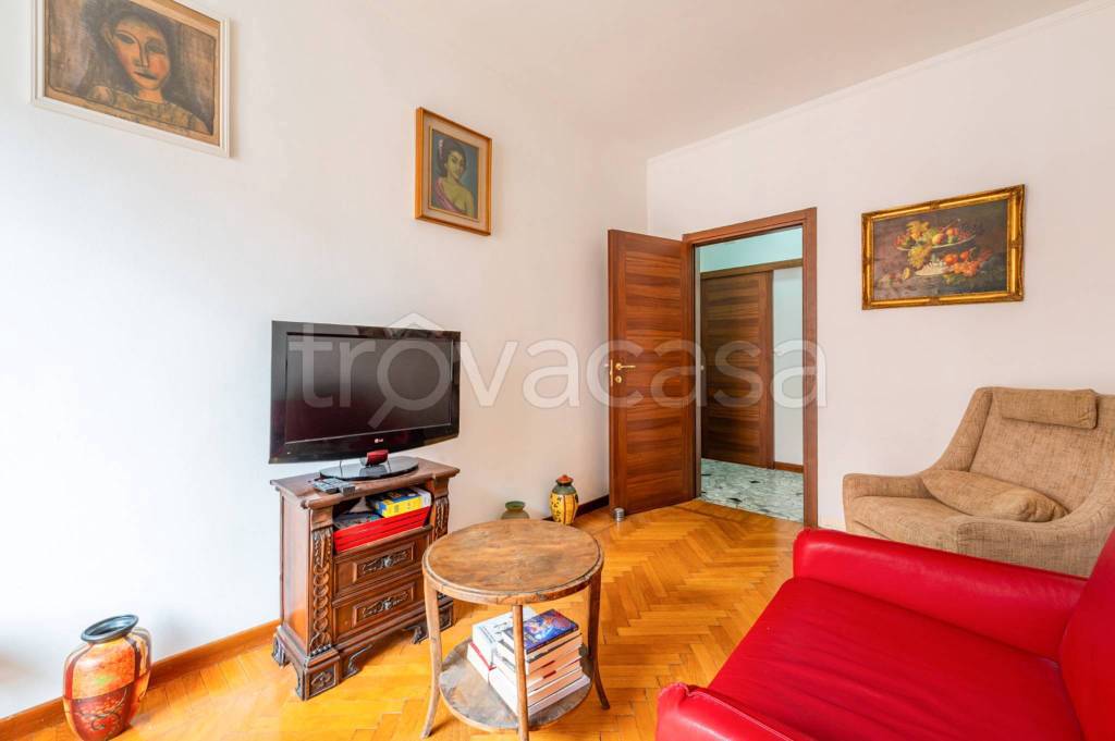 appartamento in vendita a Milano in zona Loreto