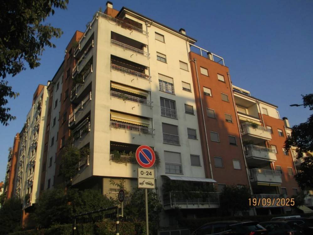 appartamento in vendita a Milano in zona Quarto Oggiaro