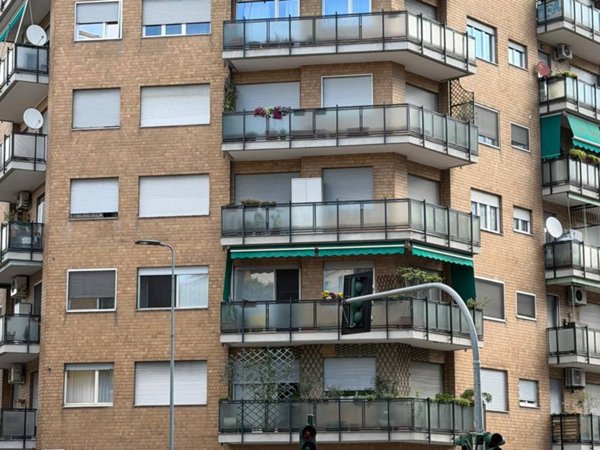 appartamento in vendita a Milano in zona Barona