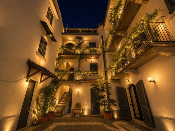 casa indipendente in vendita a Milano in zona Sant'Ambrogio