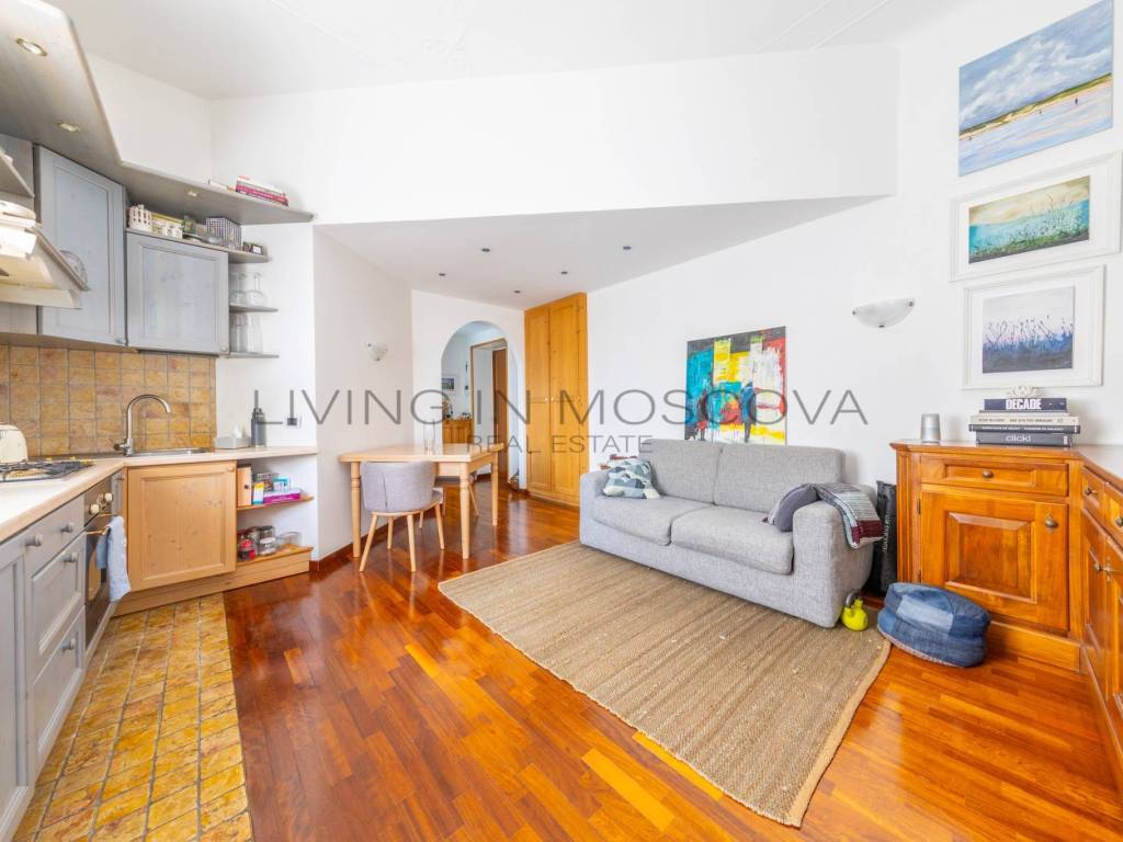 appartamento in vendita a Milano in zona Isola