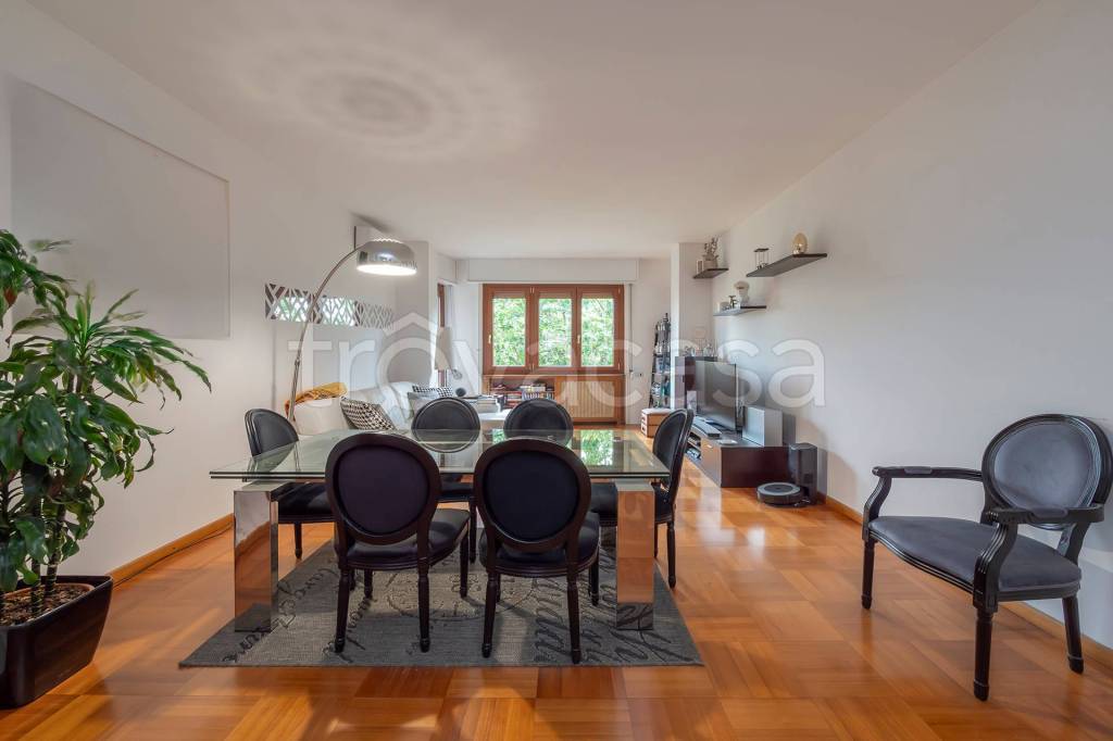 appartamento in vendita a Milano in zona Città Studi