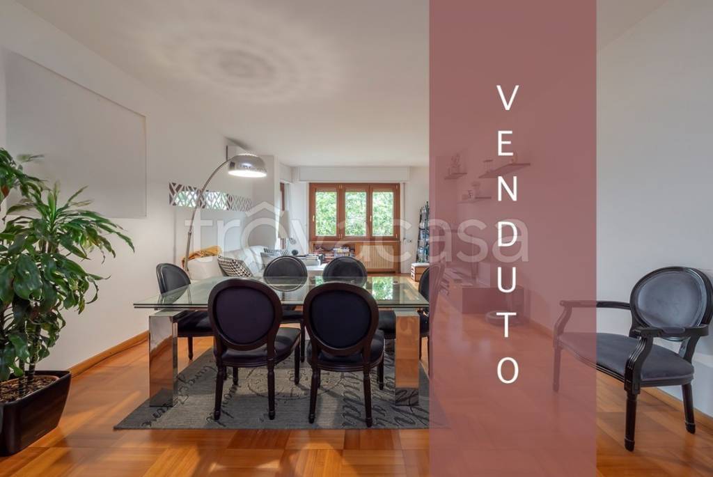 appartamento in vendita a Milano in zona Città Studi