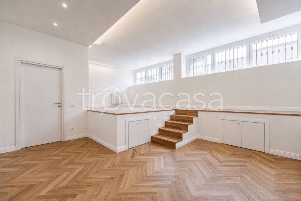 appartamento in vendita a Milano in zona Bocconi