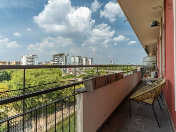 appartamento in vendita a Milano in zona Famagosta