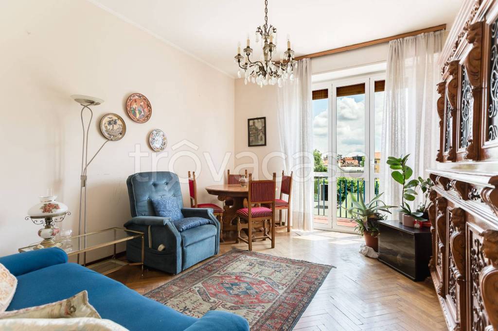 appartamento in vendita a Milano in zona Gorla