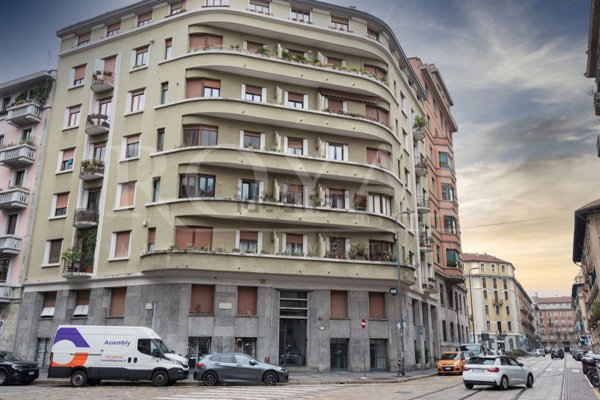 locale commerciale in vendita a Milano in zona Loreto