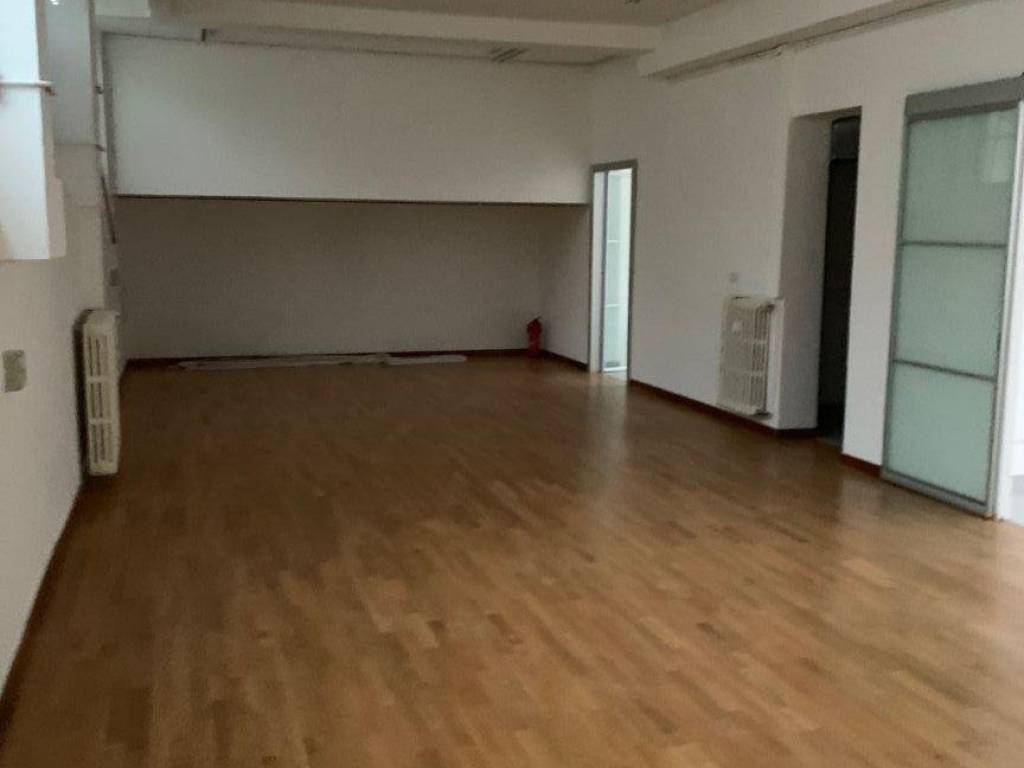 negozio in vendita a Milano in zona Rembrandt