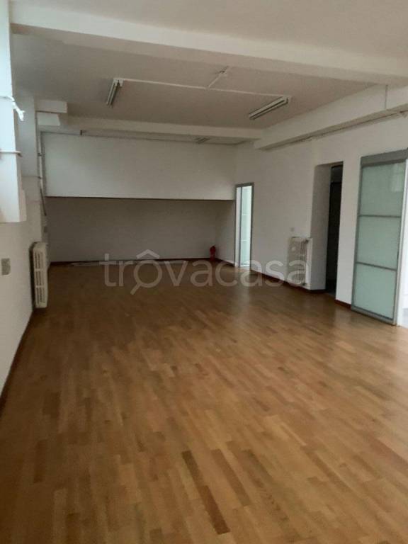 negozio in vendita a Milano in zona Rembrandt