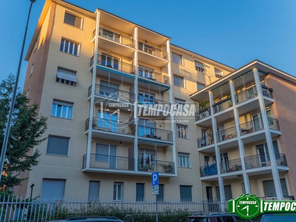 appartamento in vendita a Milano in zona Montalbino