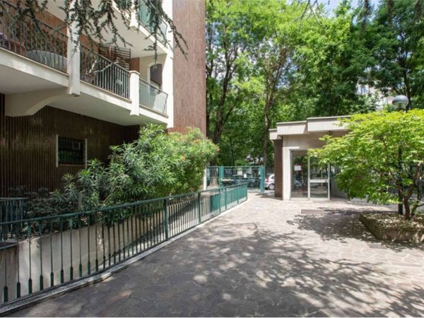 appartamento in vendita a Milano in zona XXII Marzo