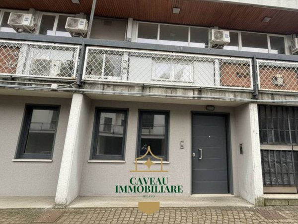 appartamento in vendita a Milano in zona Barona