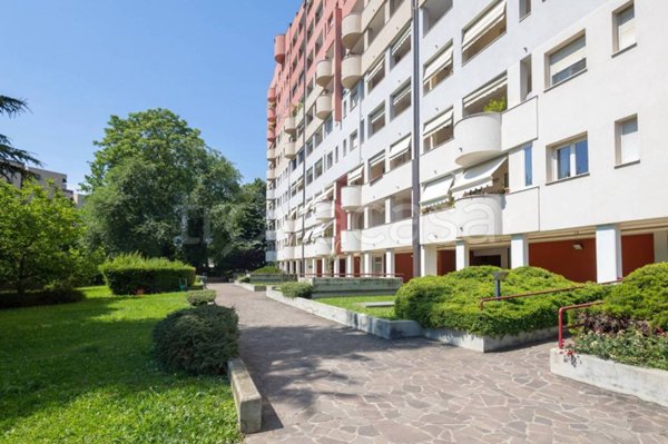 appartamento in vendita a Milano in zona Gallaratese