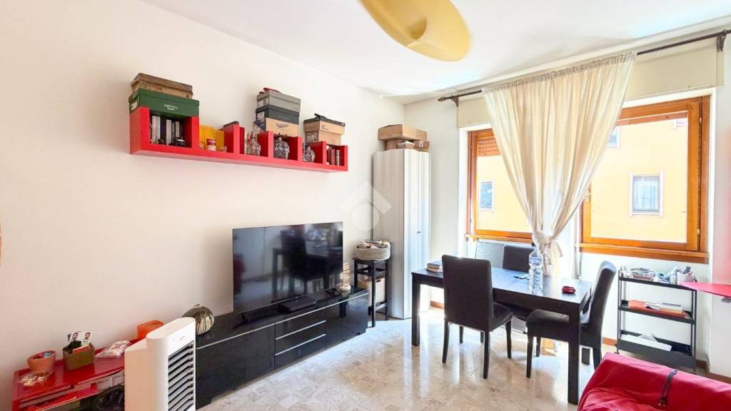 appartamento in vendita a Milano in zona Piazzale Lodi