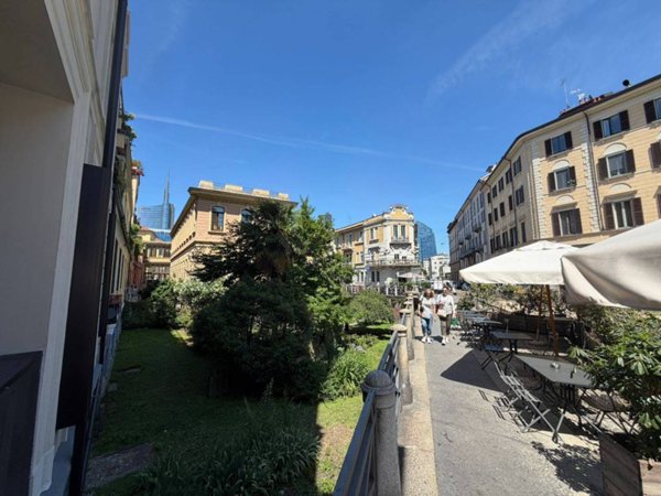 appartamento in vendita a Milano in zona Porta Garibaldi