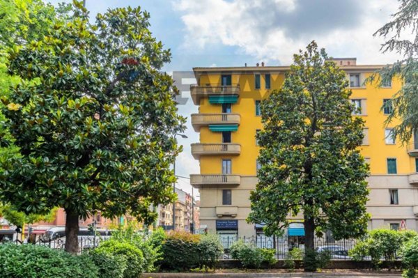 appartamento in vendita a Milano in zona Corsica