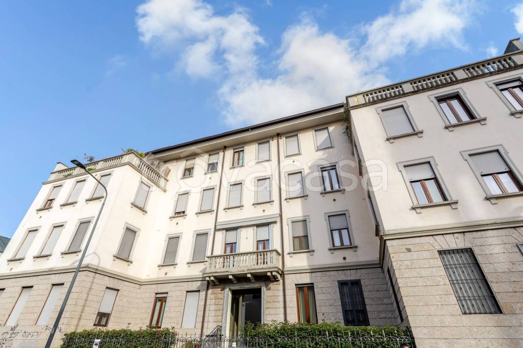 appartamento in vendita a Milano in zona Corvetto