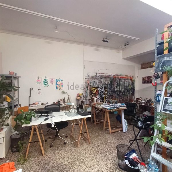 capannone in vendita a Milano in zona Rottole