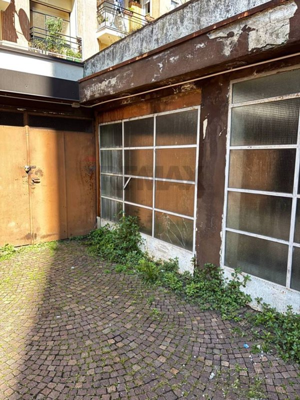 negozio in vendita a Milano in zona Città Studi