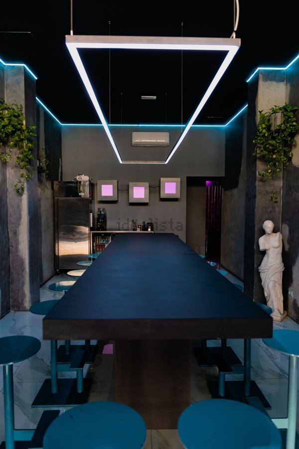 locale commerciale in vendita a Milano