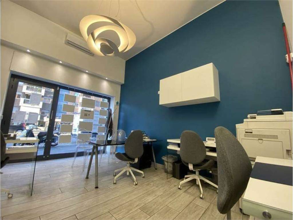 ufficio in vendita a Milano in zona Piazzale Lodi