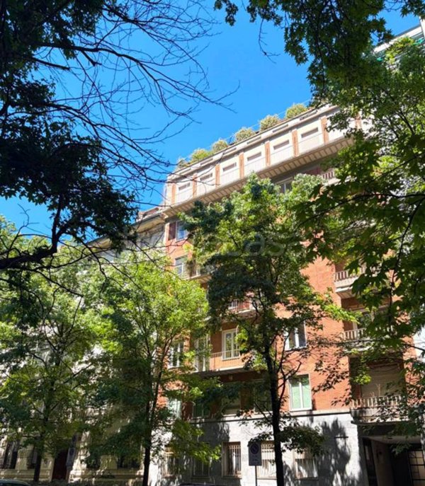 appartamento in vendita a Milano in zona Porta Magenta