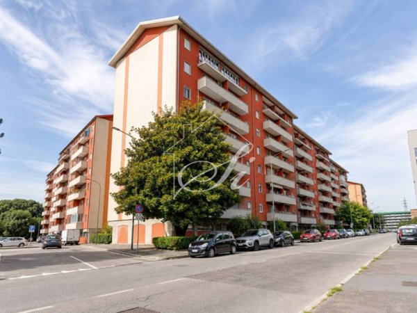 appartamento in vendita a Milano in zona Trenno