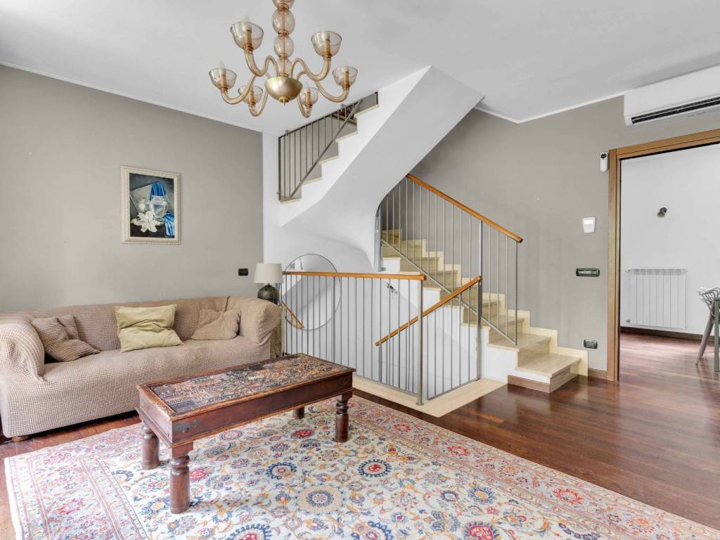 casa indipendente in vendita a Milano in zona Vigentino