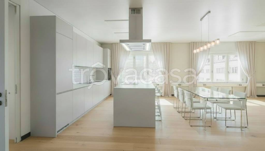 appartamento in vendita a Milano in zona Loreto