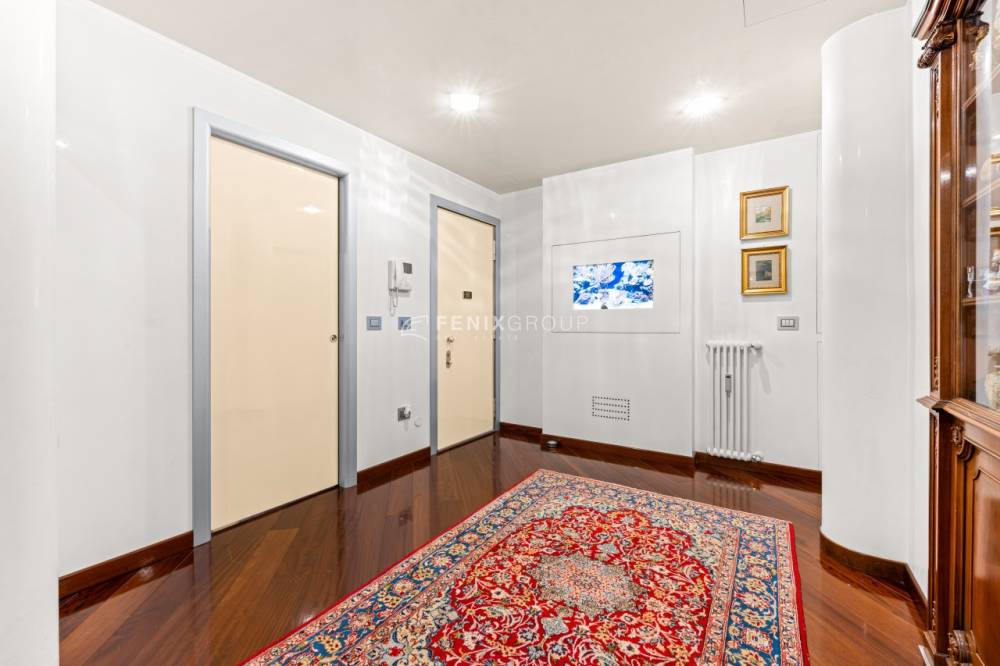 appartamento in vendita a Milano in zona Sant'Ambrogio