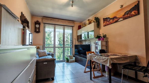 appartamento in vendita a Milano in zona Famagosta