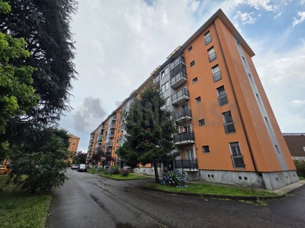 appartamento in vendita a Milano in zona Gallaratese