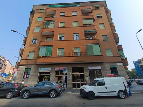 negozio in vendita a Milano in zona Calvairate