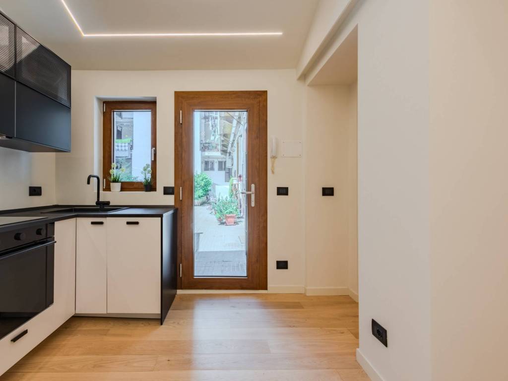 appartamento in vendita a Milano in zona Casoretto