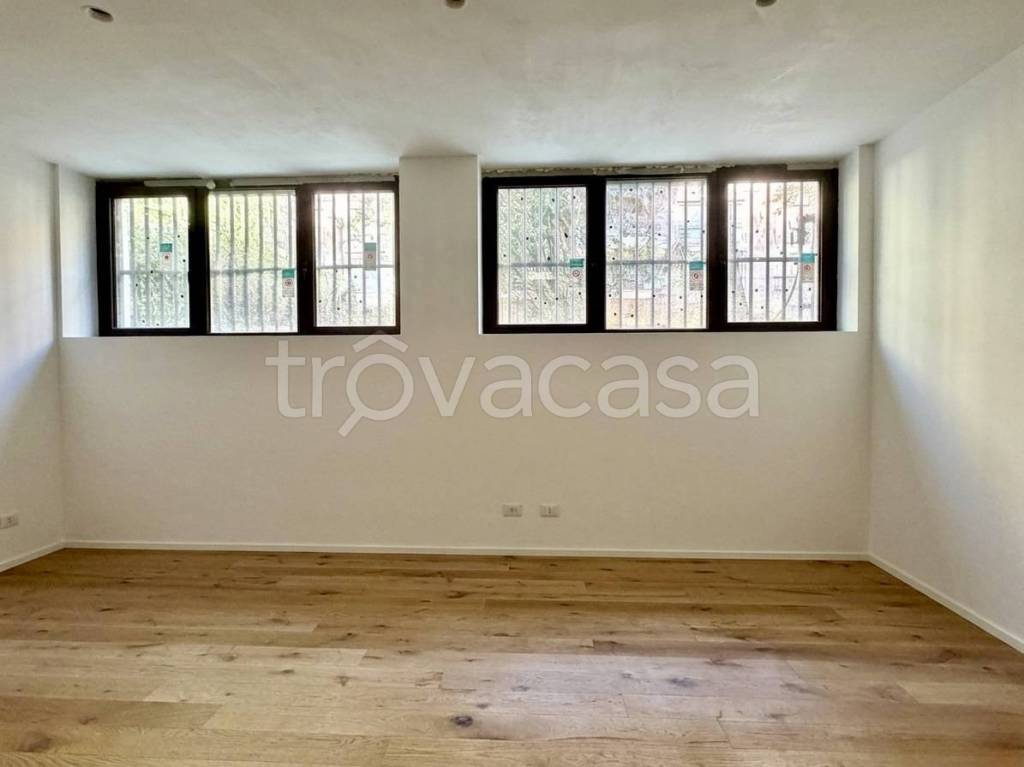 appartamento in vendita a Milano in zona De Angeli