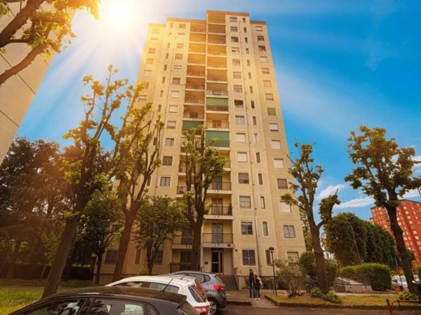 appartamento in vendita a Milano in zona Trenno