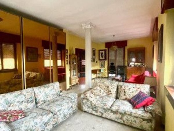 appartamento in vendita a Milano in zona Baggio