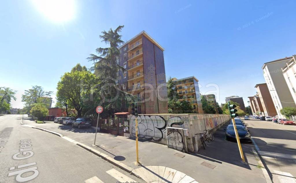 appartamento in vendita a Milano in zona Greco