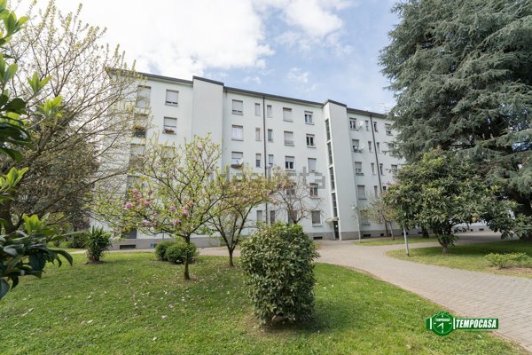 appartamento in vendita a Milano in zona Prato Centenaro