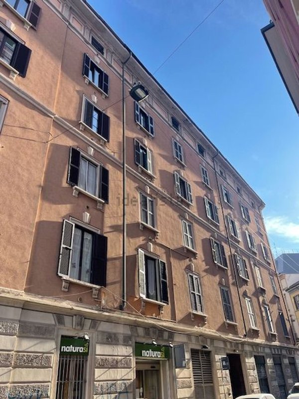 appartamento in vendita a Milano in zona Porta Volta